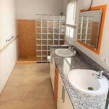 Villa Luxury 20mts Far From The Sea