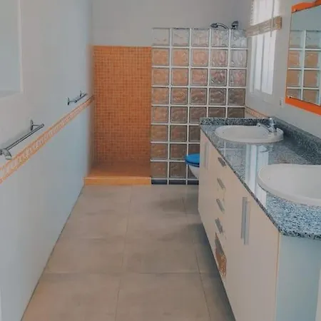 Luxury 20mts Far From The Sea